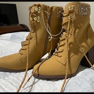 XOXO Ankle boots
